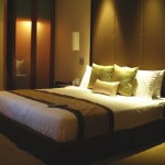 Cách trải đệm giường ngủ và hạnh phúc lứa đôi