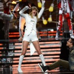 Giải mã giấc mơ thấy đứng trên sân khấu