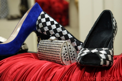 1296127018-Giay_va_tui_xach_2