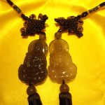 Vì sao nam sĩ đeo hình quái âm và nữ tử đeo hình phật?