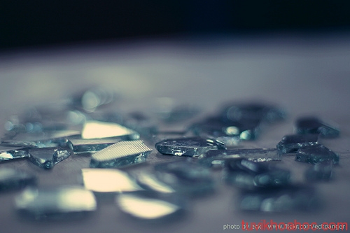 Làm vỡ gương là một điềm báo xấu