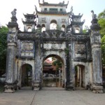 Khi đốt chùa chiền có ảnh hưởng đến phong thủy không?