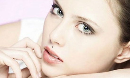 Nốt ruồi ở nhân trung: cuộc sống vợ chồng không êm đẹp