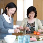 Mẹ chồng làm gì khi con dâu bắt đầu về nhà?