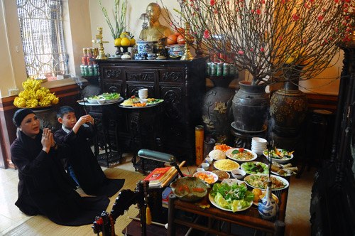 Cúng ông công ông táo ở bếp hay bàn thờ?