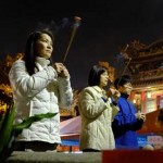 Đến chùa cúng, khấn thế nào cho đúng ?