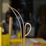 Giải mã giấc mơ thấy thắp nhang có ý nghĩa gì?