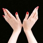 Bàn tay ấm nói lên điều gì?