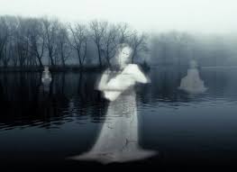 Nằm mơ thấy ma đuổi đánh đề con số gì?