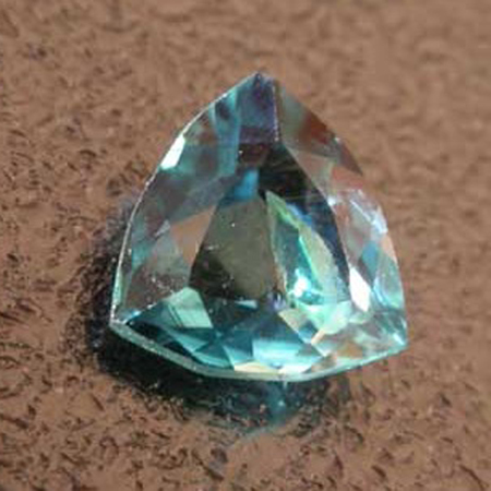 Đá phong thủy Grandidierite