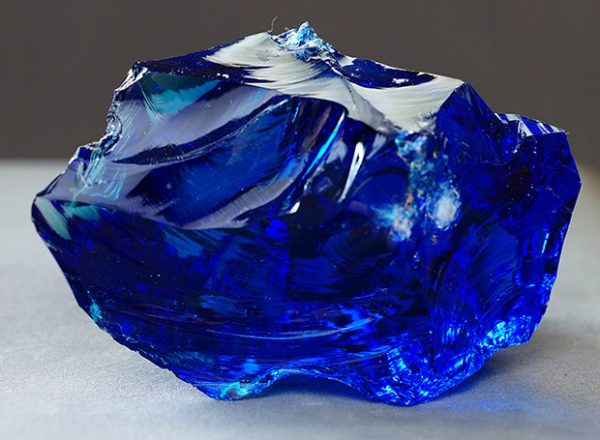 Sapphire là đá quý phong thủy biểu tượng của chòm sao Xử Nữ, Thiên Bình, Nhân Mã trong cung hoàng đạo.