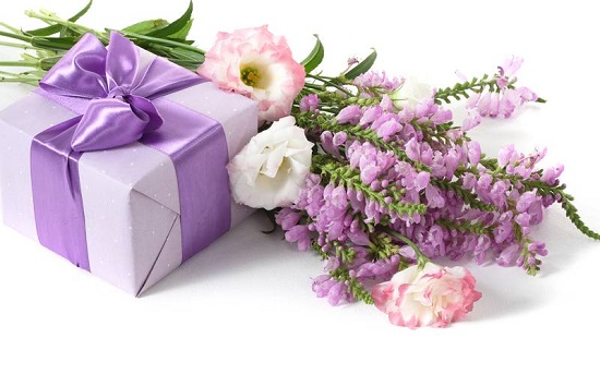 Mơ thấy được tặng hoa