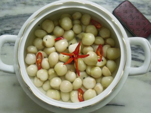 Bánh chưng và dưa hành là 2 món đi cùng với nhau