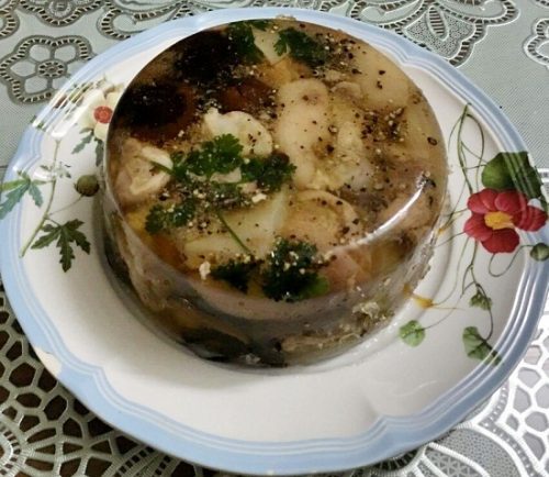 Đây là món ăn truyền thống không thể thiếu trong ngày tết nhất là ở miền bắc