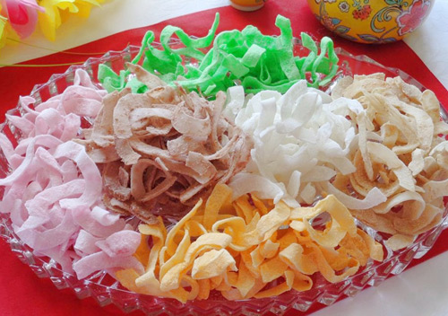 Mứt là món không thể thiếu trong ngày tết