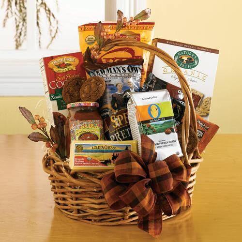 Bạn có thể lựa chọn giỏ quà như Ý cát tường để tặng 