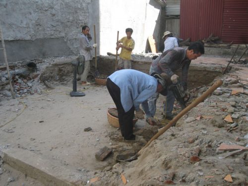 Có nên mua, xây nhà và sinh con trong cùng 1 năm?