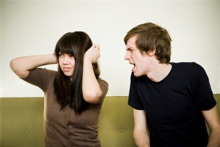 Xử Nữ thích chỉ trích người khác hay là thích bới lông tìm. Vì thế, có thể sẽ khiến người vợ cảm thấy khó chịu vì những lời nói đó (ảnh minh họa).