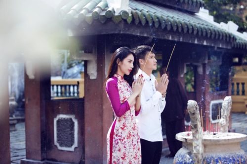 Chiêm bao thấy đi chùa